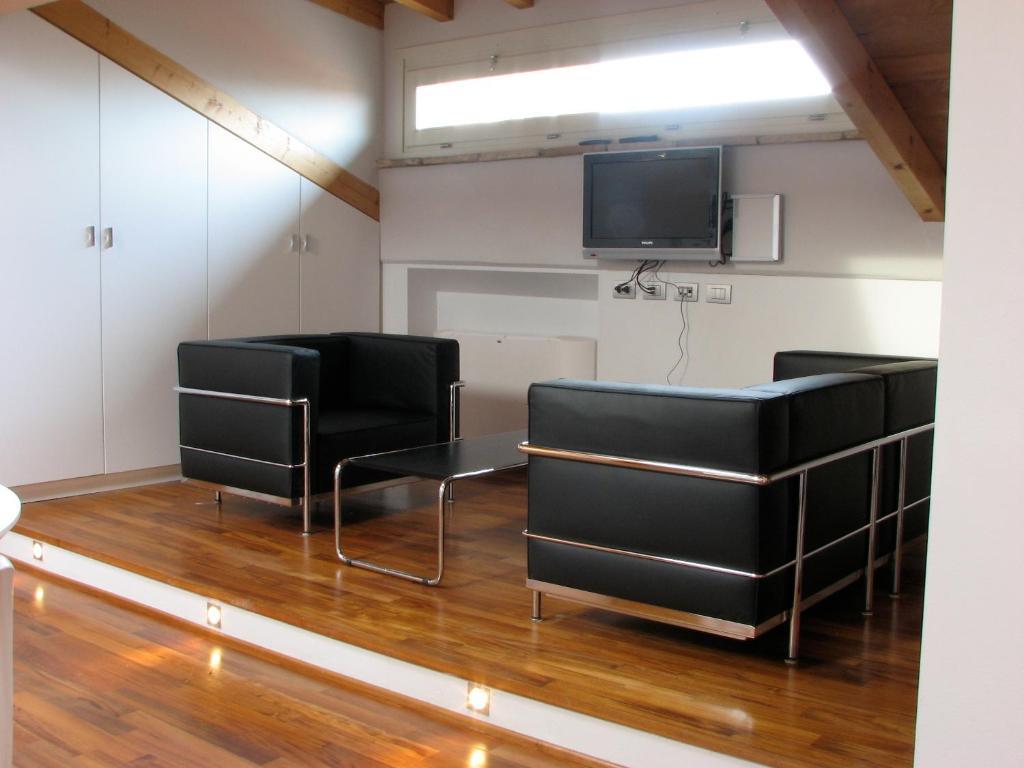 Parizzi Suites & Restaurant Parma Bilik gambar