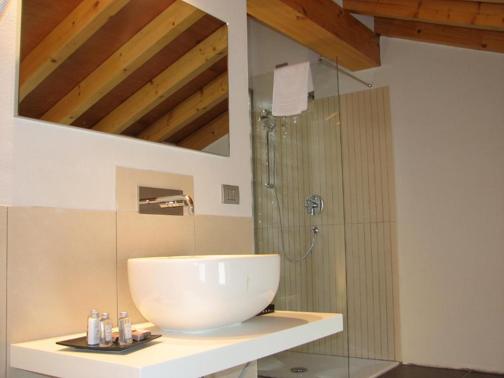 Parizzi Suites & Restaurant Parma Bilik gambar