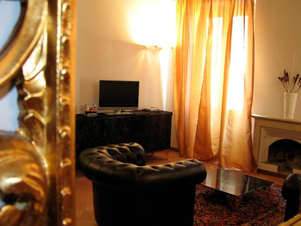 Parizzi Suites & Restaurant Parma Bilik gambar