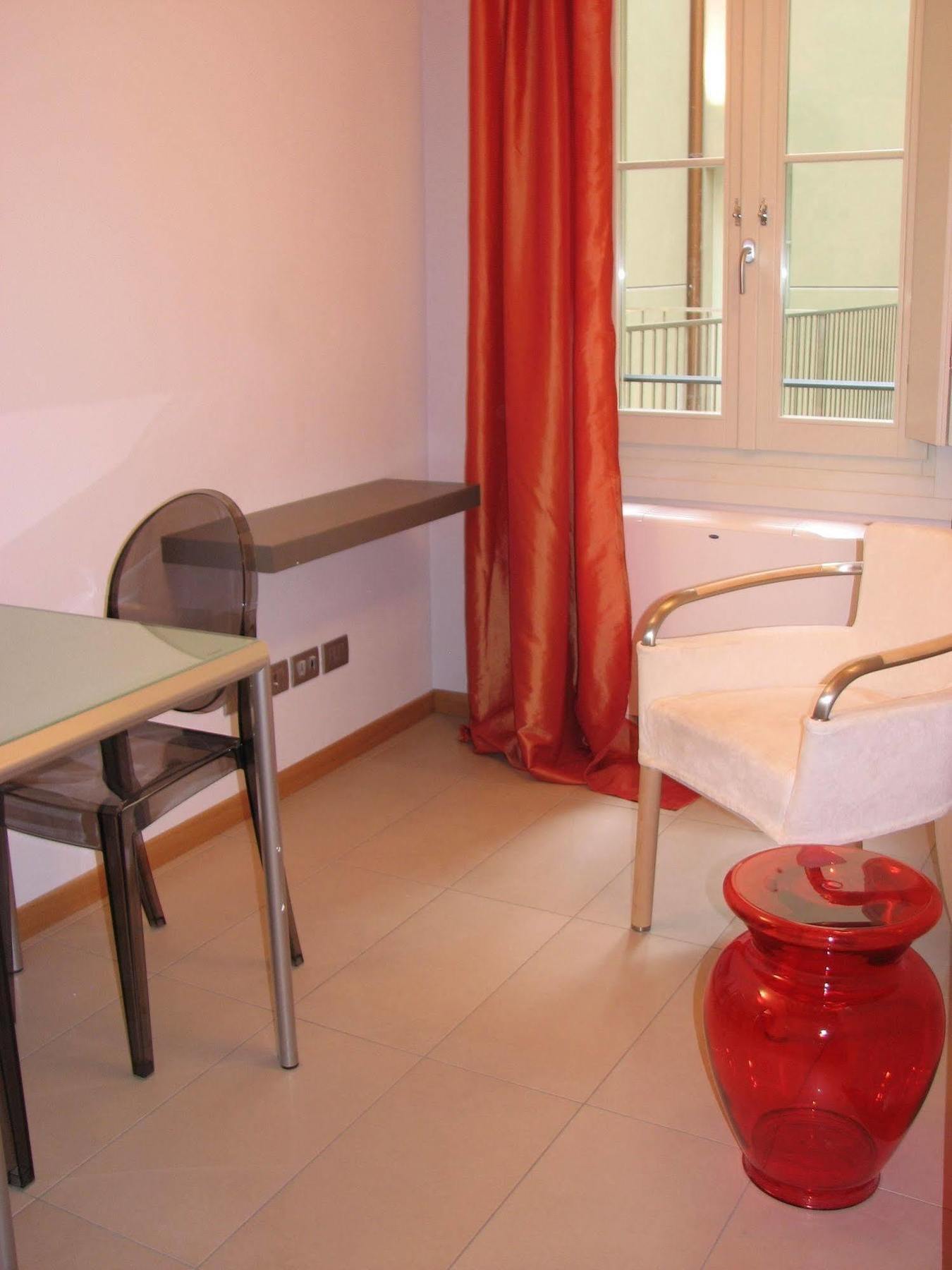 Parizzi Suites & Restaurant Parma Luaran gambar