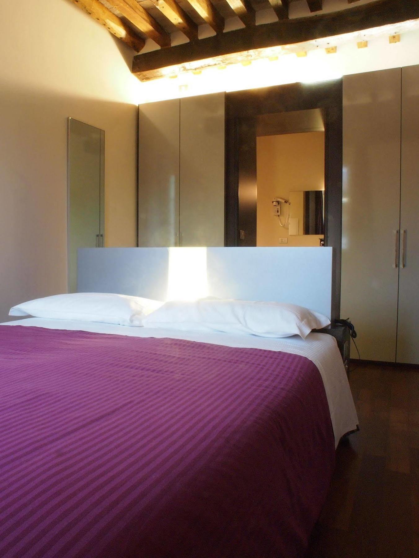 Parizzi Suites & Restaurant Parma Luaran gambar